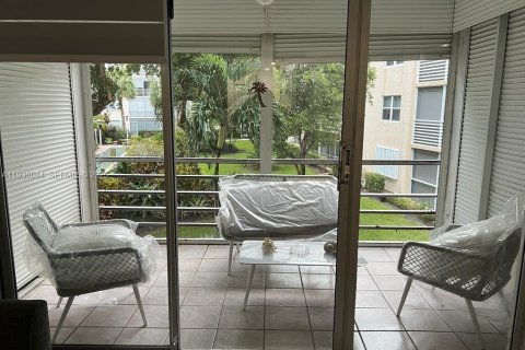 Condo in Lauderdale-by-the-Sea, Florida, 1 bedroom  № 1994172 - photo 8