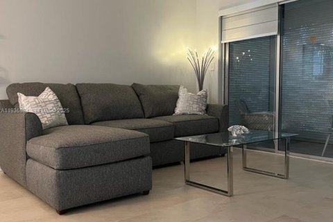 Condo in Lauderdale-by-the-Sea, Florida, 1 bedroom  № 1994172 - photo 4