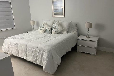 Condo in Lauderdale-by-the-Sea, Florida, 1 bedroom  № 1994172 - photo 17