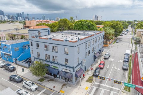 Propiedad comercial en venta en Miami, Florida № 1886654 - foto 1