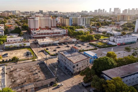 Propiedad comercial en venta en Miami, Florida № 1886654 - foto 11