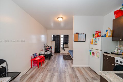 Propiedad comercial en venta en Miami, Florida № 1886654 - foto 19