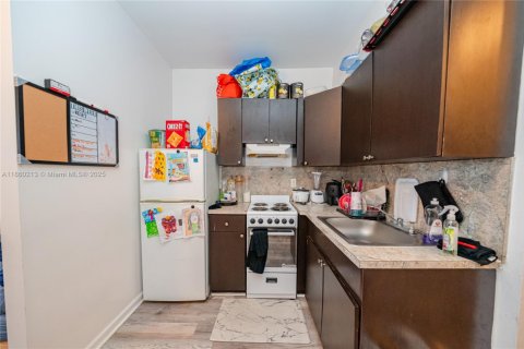 Propiedad comercial en venta en Miami, Florida № 1886654 - foto 18