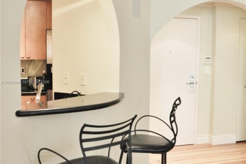Condo in Miami Beach, Florida, 1 bedroom  № 2033749 - photo 30