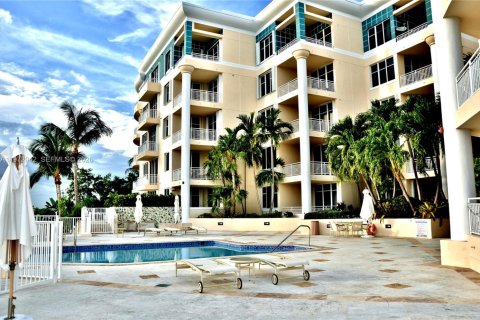 Condo in Miami Beach, Florida, 1 bedroom  № 2033749 - photo 3