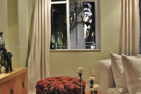 Condo in Miami Beach, Florida, 1 bedroom  № 2033749 - photo 27