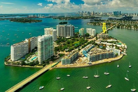 Condo in Miami Beach, Florida, 1 bedroom  № 2033749 - photo 2