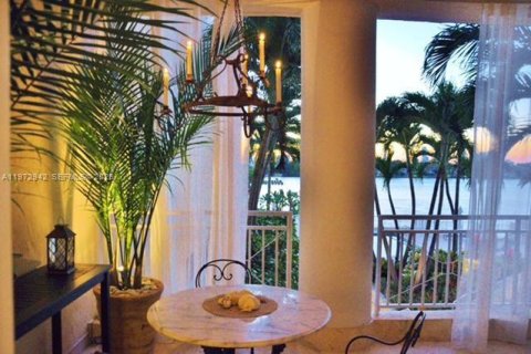 Condo in Miami Beach, Florida, 1 bedroom  № 2033749 - photo 5