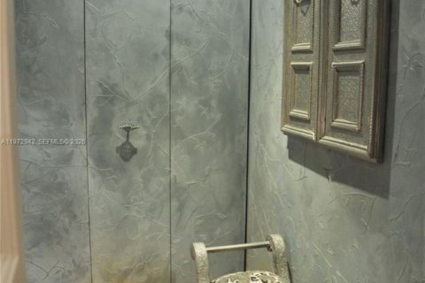 Condo in Miami Beach, Florida, 1 bedroom  № 2033749 - photo 18