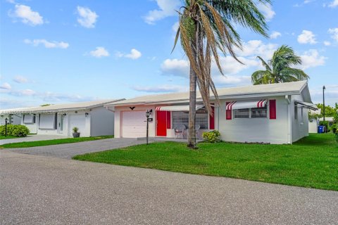 House in Pompano Beach, Florida 3 bedrooms, 107.21 sq.m. № 1806405 - photo 25