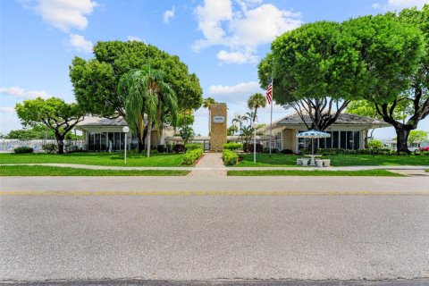 House in Pompano Beach, Florida 3 bedrooms, 107.21 sq.m. № 1806405 - photo 26