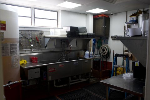Commercial property in Oakland Park, Florida № 921166 - photo 1