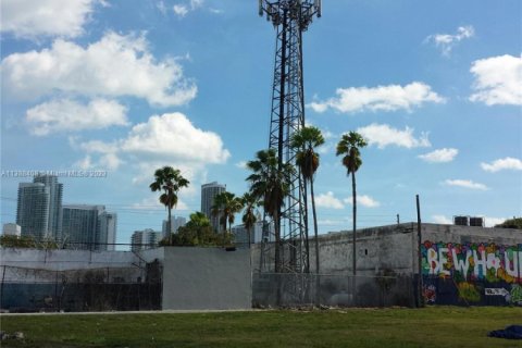 Commercial property in Miami, Florida № 1984977 - photo 4