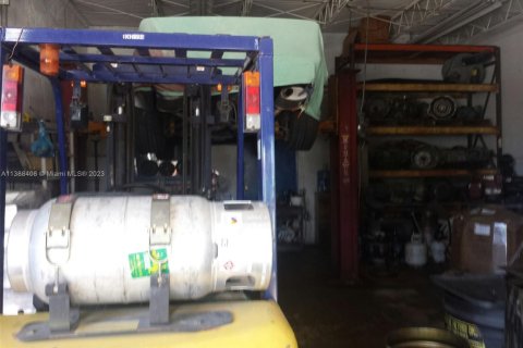 Commercial property in Miami, Florida № 1984977 - photo 10