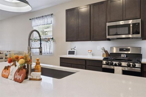 Villa ou maison à vendre à Okahumpka, Floride: 4 chambres, 212.84 m2 № 2398358 - photo 21