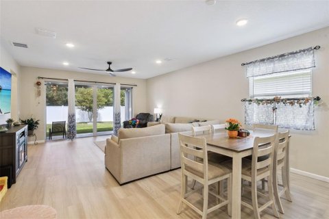 Villa ou maison à vendre à Okahumpka, Floride: 4 chambres, 212.84 m2 № 2398358 - photo 14