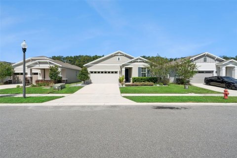 Villa ou maison à vendre à Okahumpka, Floride: 4 chambres, 212.84 m2 № 2398358 - photo 3