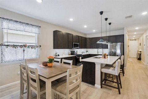 Villa ou maison à vendre à Okahumpka, Floride: 4 chambres, 212.84 m2 № 2398358 - photo 15
