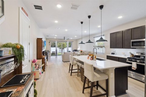 Villa ou maison à vendre à Okahumpka, Floride: 4 chambres, 212.84 m2 № 2398358 - photo 16
