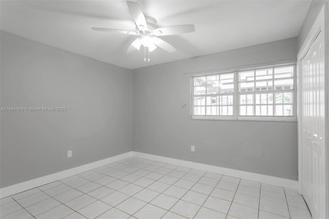 Propiedad comercial en venta en Miami, Florida, 185.06 m2 № 1896737 - foto 10