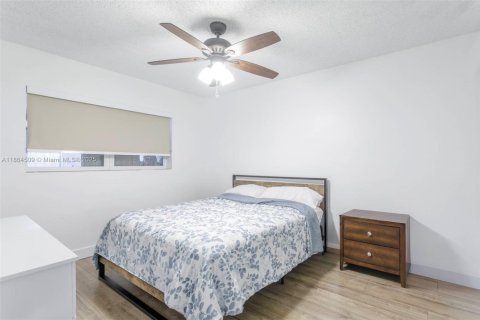 Propiedad comercial en venta en Miami, Florida, 185.06 m2 № 1896737 - foto 22