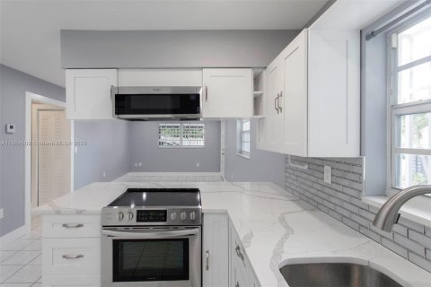Propiedad comercial en venta en Miami, Florida, 185.06 m2 № 1896737 - foto 7