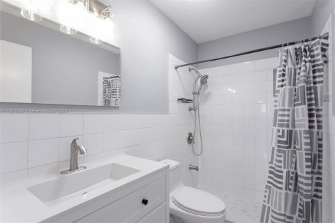Propiedad comercial en venta en Miami, Florida, 185.06 m2 № 1896737 - foto 9