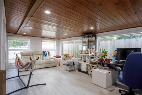 Propiedad comercial en venta en Miami, Florida, 185.06 m2 № 1896737 - foto 23