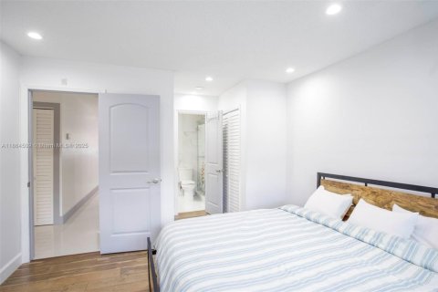Propiedad comercial en venta en Miami, Florida, 185.06 m2 № 1896737 - foto 20
