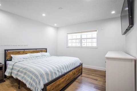 Propiedad comercial en venta en Miami, Florida, 185.06 m2 № 1896737 - foto 17