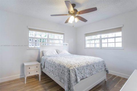 Propiedad comercial en venta en Miami, Florida, 185.06 m2 № 1896737 - foto 19