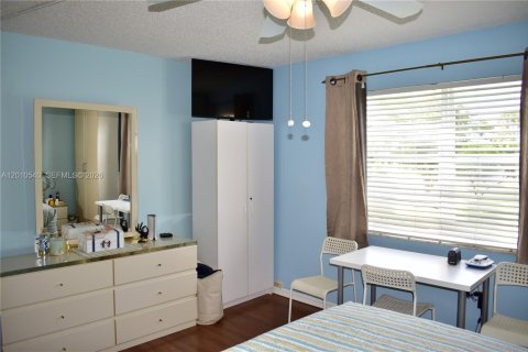 Copropriété à vendre à Sunrise, Floride: 2 chambres, 94.3 m2 № 2090849 - photo 11