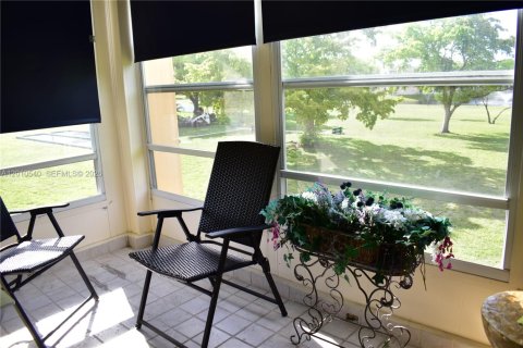 Copropriété à vendre à Sunrise, Floride: 2 chambres, 94.3 m2 № 2090849 - photo 22