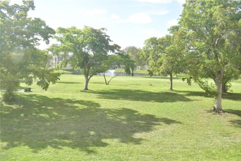 Copropriété à vendre à Sunrise, Floride: 2 chambres, 94.3 m2 № 2090849 - photo 19