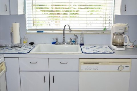 Copropriété à vendre à Sunrise, Floride: 2 chambres, 94.3 m2 № 2090849 - photo 5
