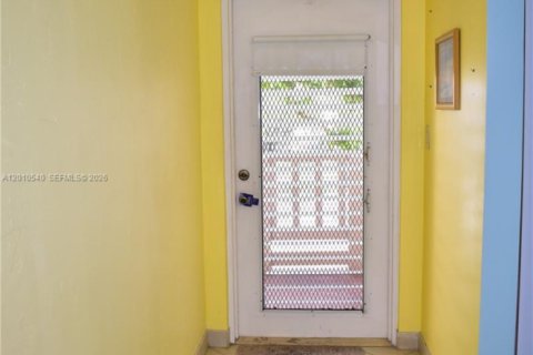 Copropriété à vendre à Sunrise, Floride: 2 chambres, 94.3 m2 № 2090849 - photo 9