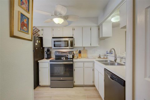 Copropriété à vendre à New Port Richey, Floride: 2 chambres, 77.57 m2 № 1567047 - photo 2