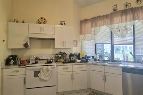 Casa en venta en Kissimmee, Florida, 3 dormitorios, 166.3 m2 № 2386336 - foto 12