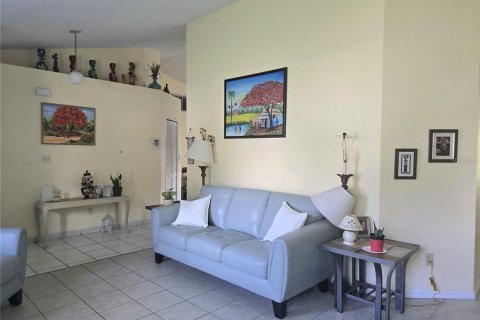 Casa en venta en Kissimmee, Florida, 3 dormitorios, 166.3 m2 № 2386336 - foto 6