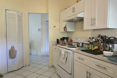 Casa en venta en Kissimmee, Florida, 3 dormitorios, 166.3 m2 № 2386336 - foto 14