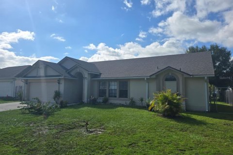 Casa en venta en Kissimmee, Florida, 3 dormitorios, 166.3 m2 № 2386336 - foto 2