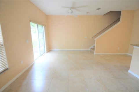 Townhouse in Casselberry, Florida 2 bedrooms, 116.31 sq.m. № 2376739 - photo 11