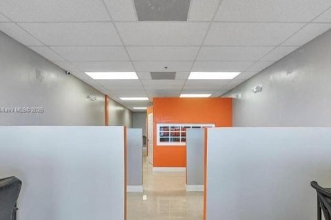 Commercial property in Margate, Florida № 1978491 - photo 6