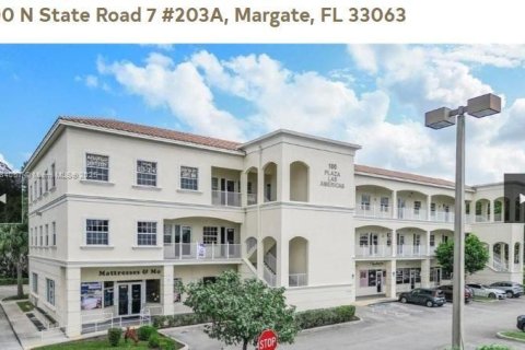 Commercial property in Margate, Florida № 1978491