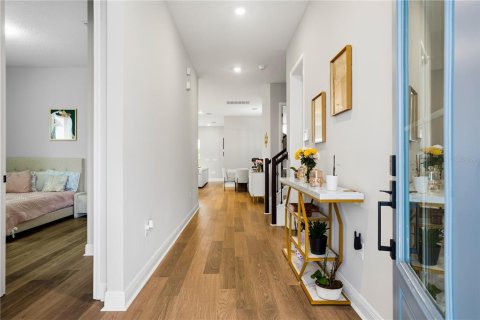 Casa en venta en Orlando, Florida, 5 dormitorios, 284.28 m2 № 2223601 - foto 3
