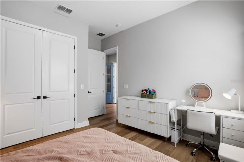 Casa en venta en Orlando, Florida, 5 dormitorios, 284.28 m2 № 2223601 - foto 9