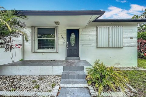 Casa en venta en Hollywood, Florida, 3 dormitorios, 100.43 m2 № 1786347 - foto 1