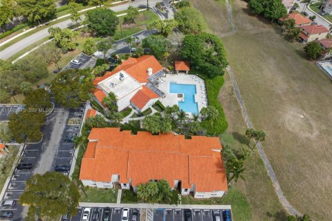 Купить кондоминиум в Маргит, Флорида 1 спальня, 66.15м2, № 2051822 - фото 2