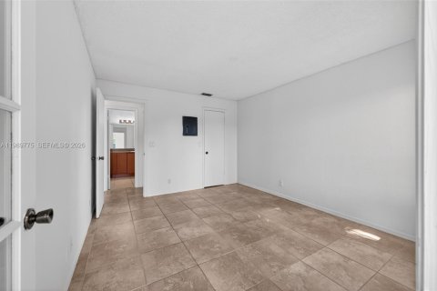 Купить кондоминиум в Маргит, Флорида 1 спальня, 66.15м2, № 2051822 - фото 10