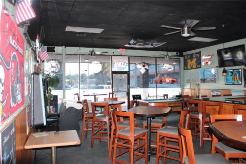 Commercial property in Port Richey, Florida 169.08 sq.m. № 2207022 - photo 9